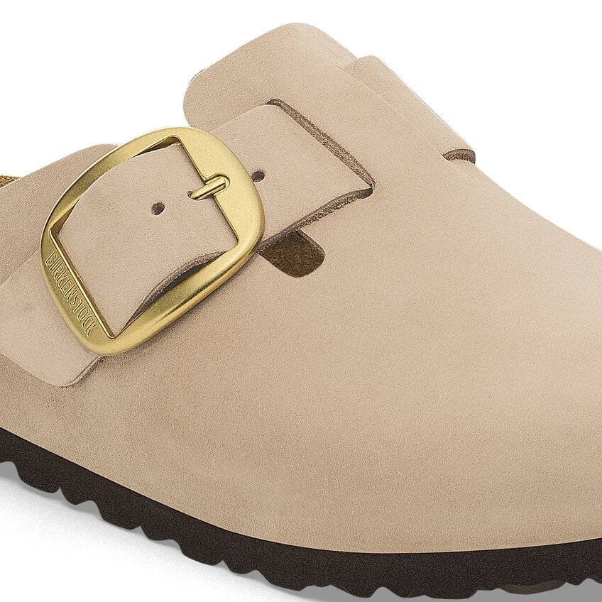 Boston Big Buckle - Sandcastle Nubuck||Boston à grosse boucle - Nubuck sable