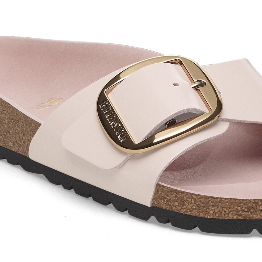 Madrid Big Buckle - High Shine Light Pink Leather||Madrid grosses boucles - Cuir très brillant rose pâle
