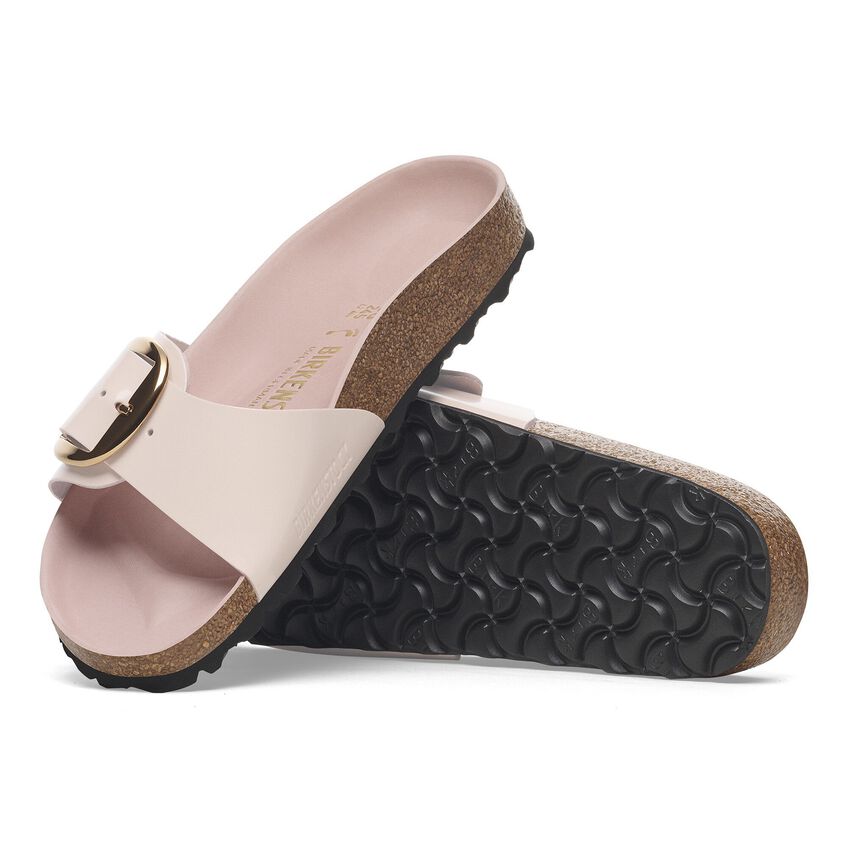 Madrid Big Buckle - High Shine Light Pink Leather||Madrid grosses boucles - Cuir très brillant rose pâle
