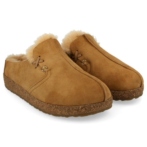 Saskatchewan - Tan Shearling