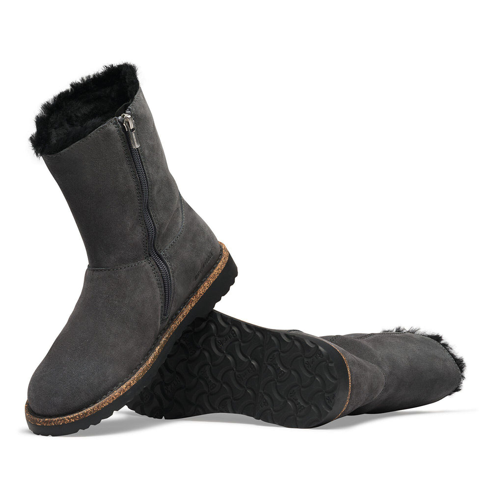 Uppsala Zip - Charcoal Suede Shearling||Uppsala Zip - Suède fourrure charbon