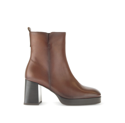 55.710-24 - Brown Leather||55.710-24 - Cuir brun