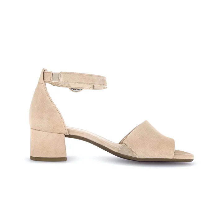 82.902.33 Sandal - Beige Suede||82.902.33 Sandale - Suède beige