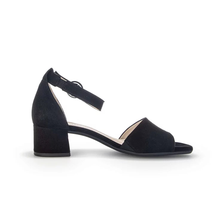 82.902.47 Sandal - Black Suede||82.902.47 Sandale - Suède noir