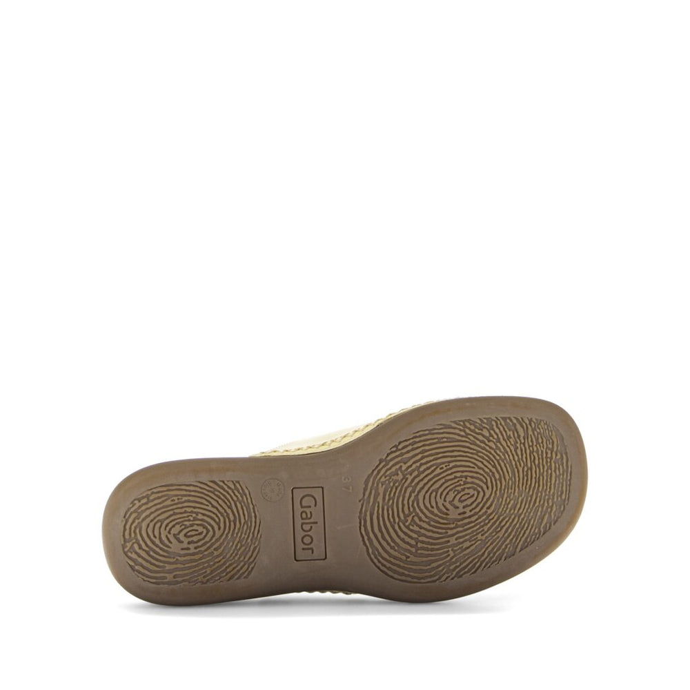 83.700.93 Sandal - Patent Beige Leather||83.700.93 Sandales - Cuir beige patent