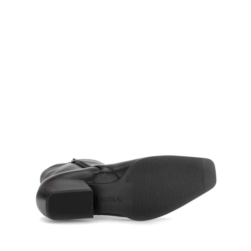 Samantha - Black Leather||Samantha - Cuir noir