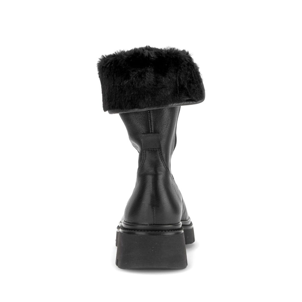 Sonia - Black Leather||Sonia - Cuir noir