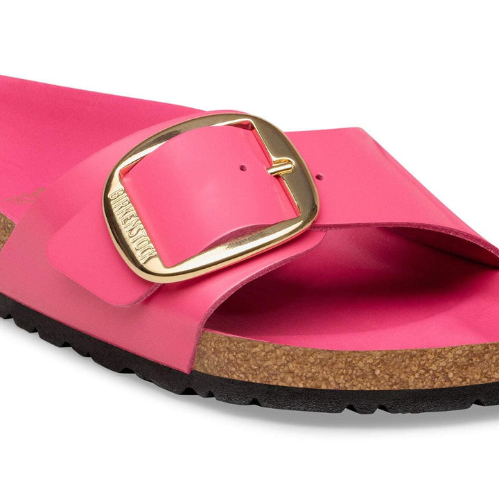 Madrid Big Buckle - High Shine Fuchsia Tulip Leather||Madrid Big Buckle - Cuir brillant fuchsia tulipe