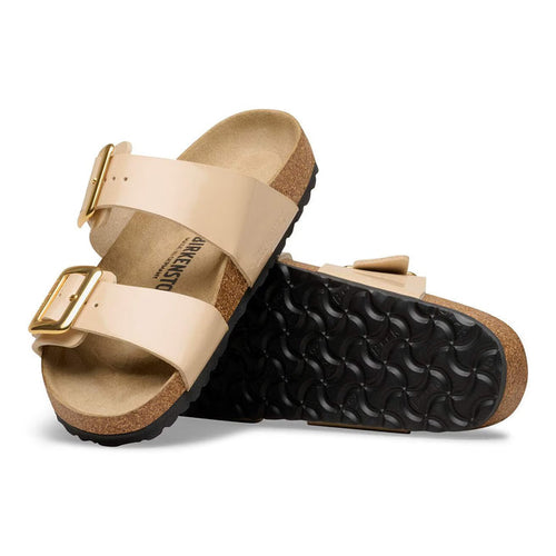 Sydney Luxe Buckle - Patent Sand Birko-Flor||Sydney à boucle luxueuse - Birko-flor verni sable