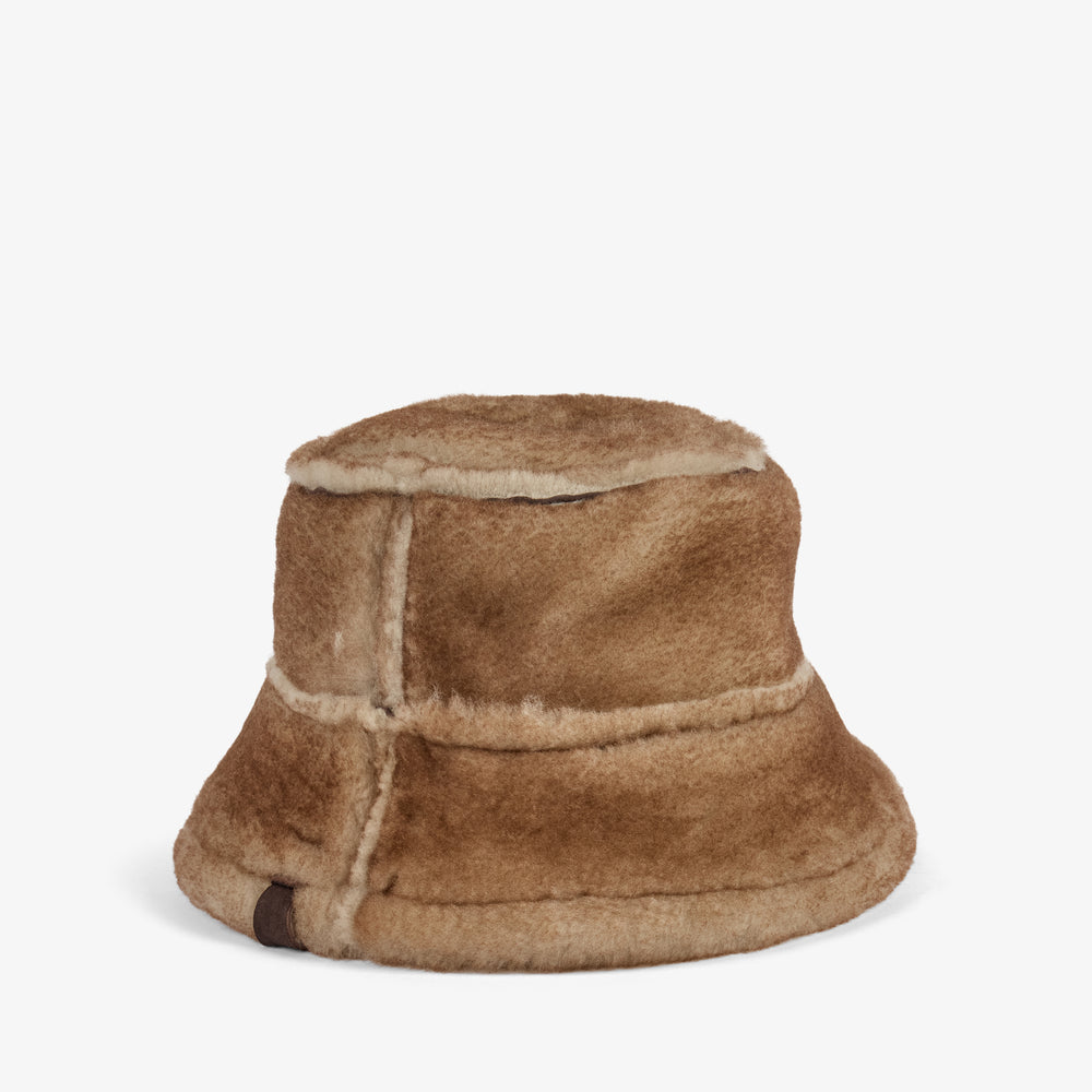 Sheepskin Hat Deluxe - Chocolate||Chapeau en fourrure de luxe - Chocolat