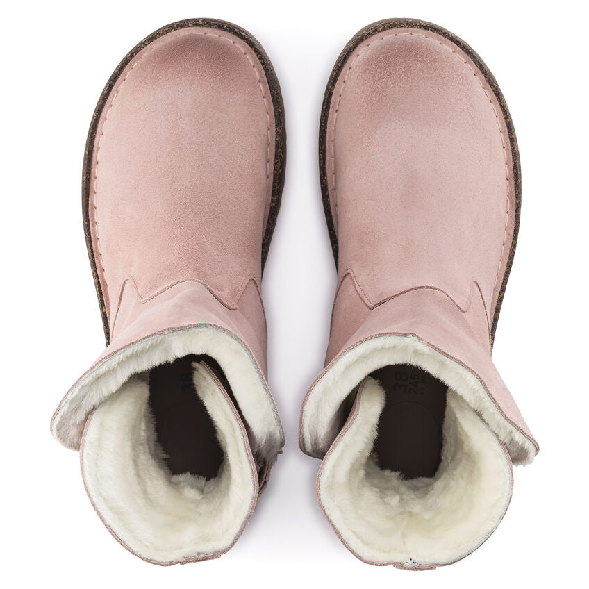 Uppsala - Soft Pink Suede Shearling||Uppsala - Suède fourrure rose douce