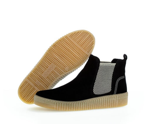 73731.37 - Black Suede